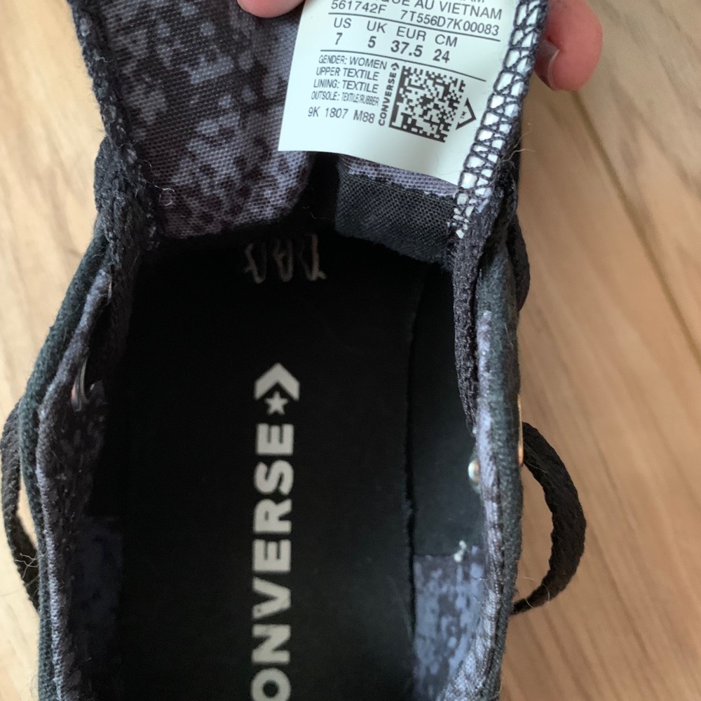 Black converse